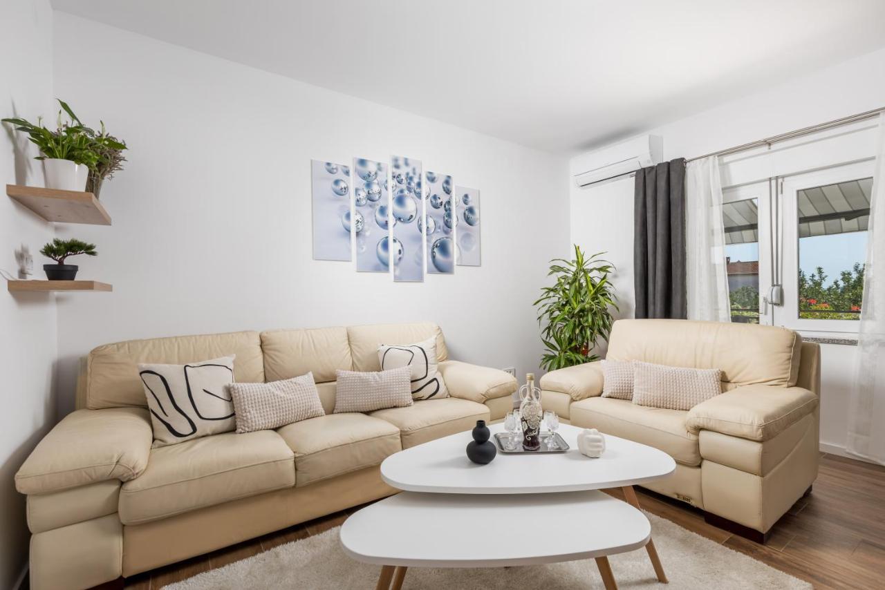 Apartment Flowers Kastav Exteriér fotografie
